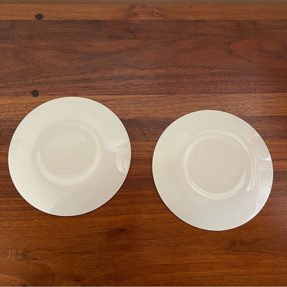 Vintage ceramic plates with delicate floral design - Picture 4 of 5